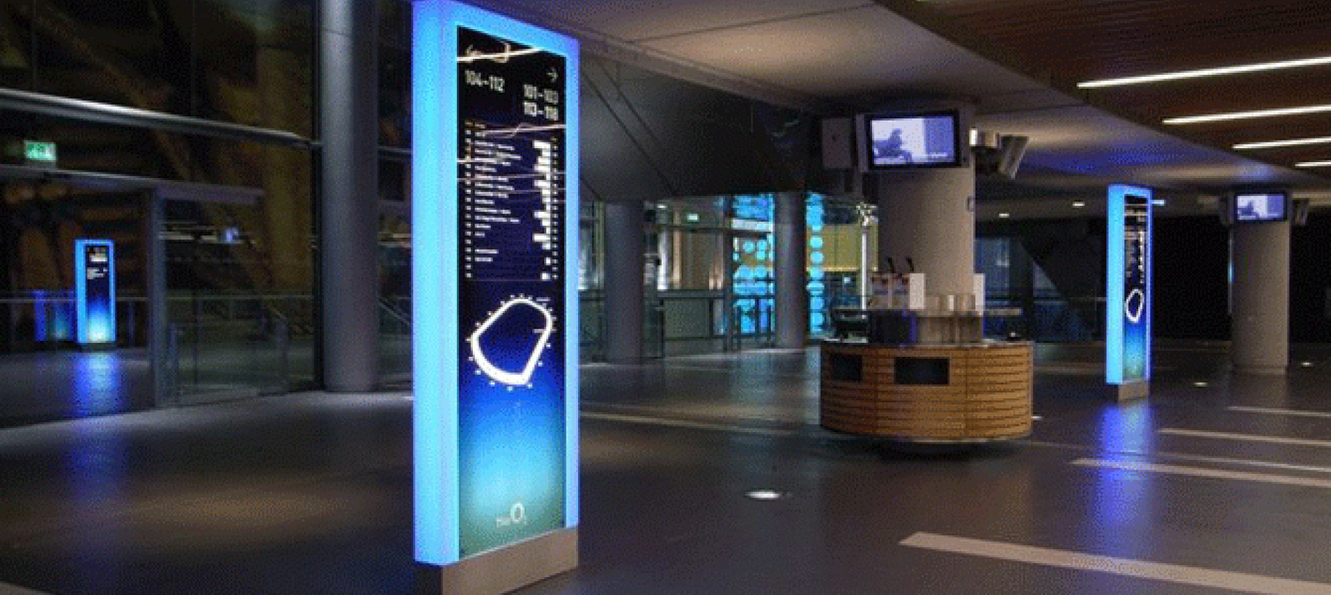 O2 Arena totem - Endpoint stadium wayfinding