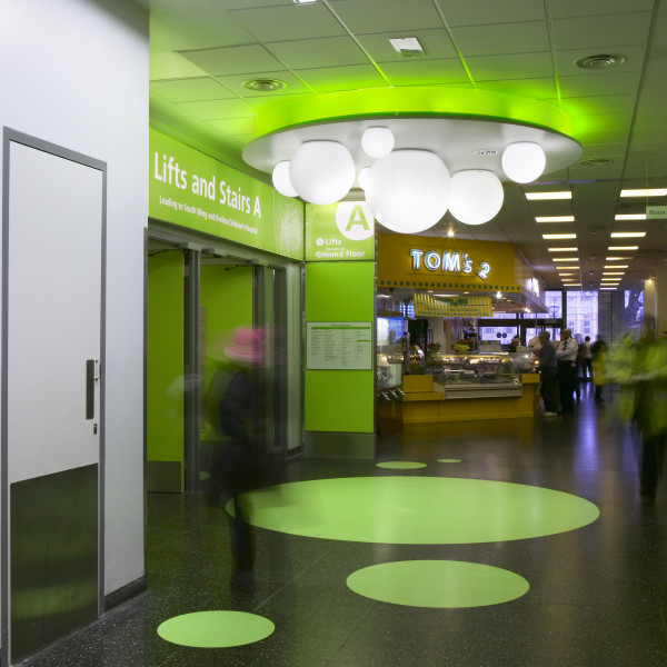 Hospital wayfinding strategy - bold landmarks in Guys Hospital