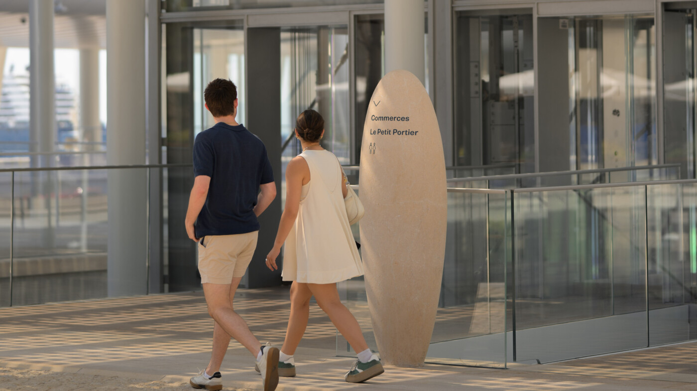 Wayfinding shaped by land and sea
