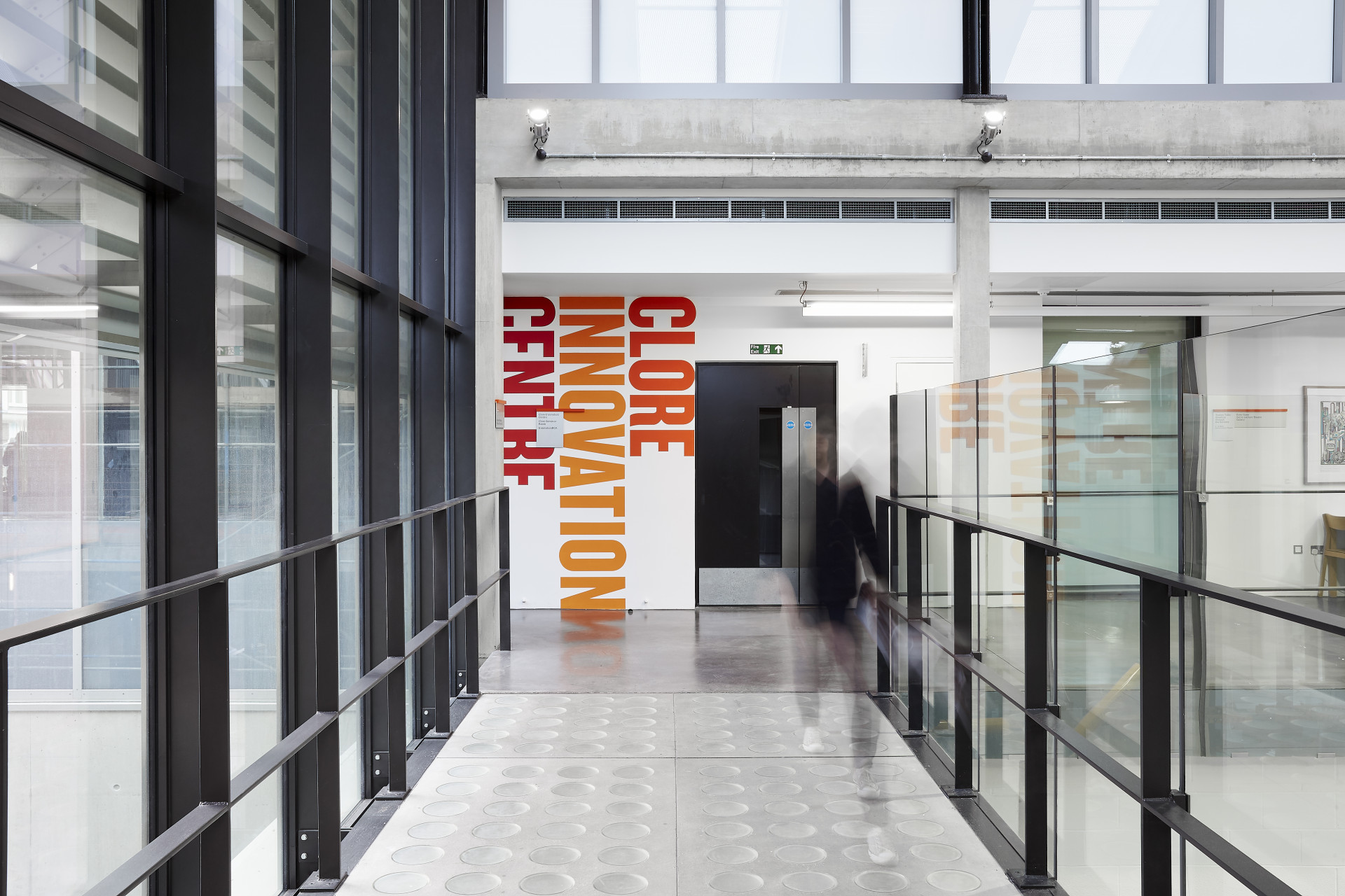 Royal College of Art - wayfinding signage design by Endpoint