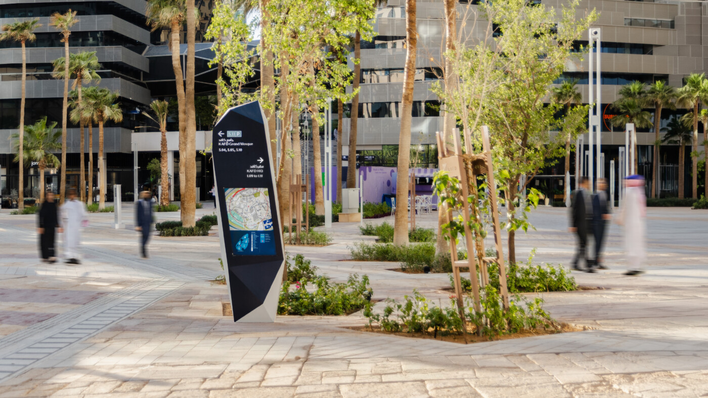 Designing a city-scale wayfinding system